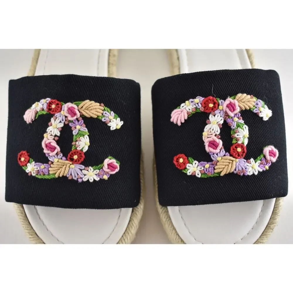 Chanel 25S Black Canvas Floral Crochet CC Logo Slide Sandal Espadrille Flat 41